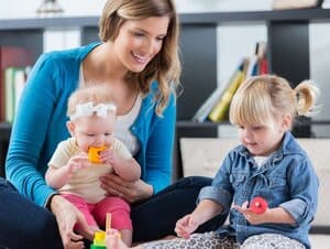 assistante maternelle et enfants